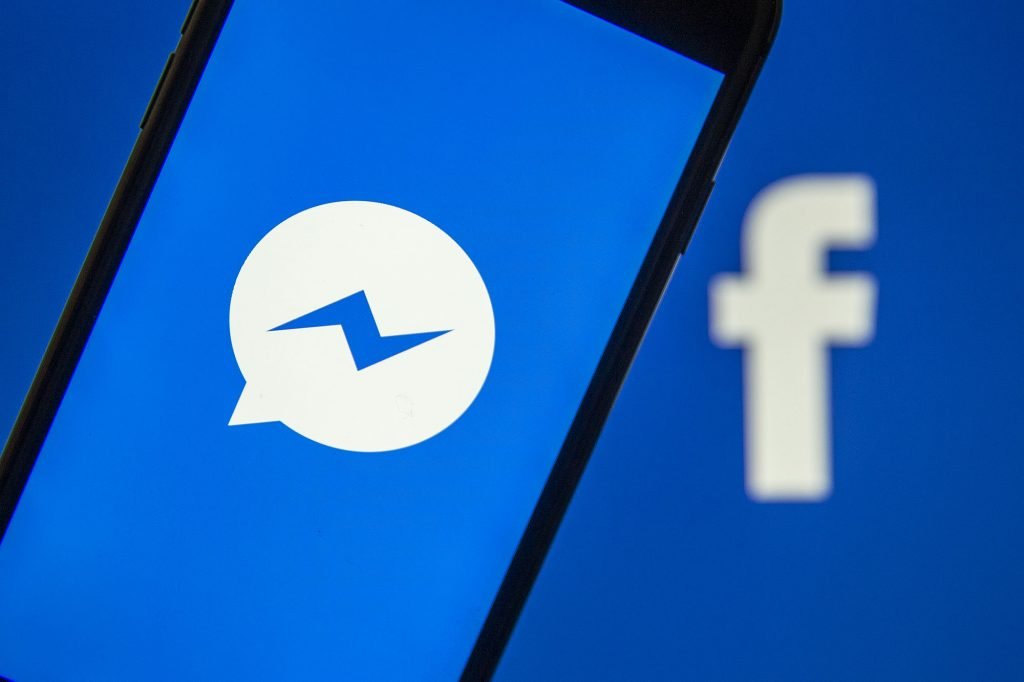 Facebook Messenger bug lets Android users to spy on each other Facebook Messenger bug lets Android users to spy on each other